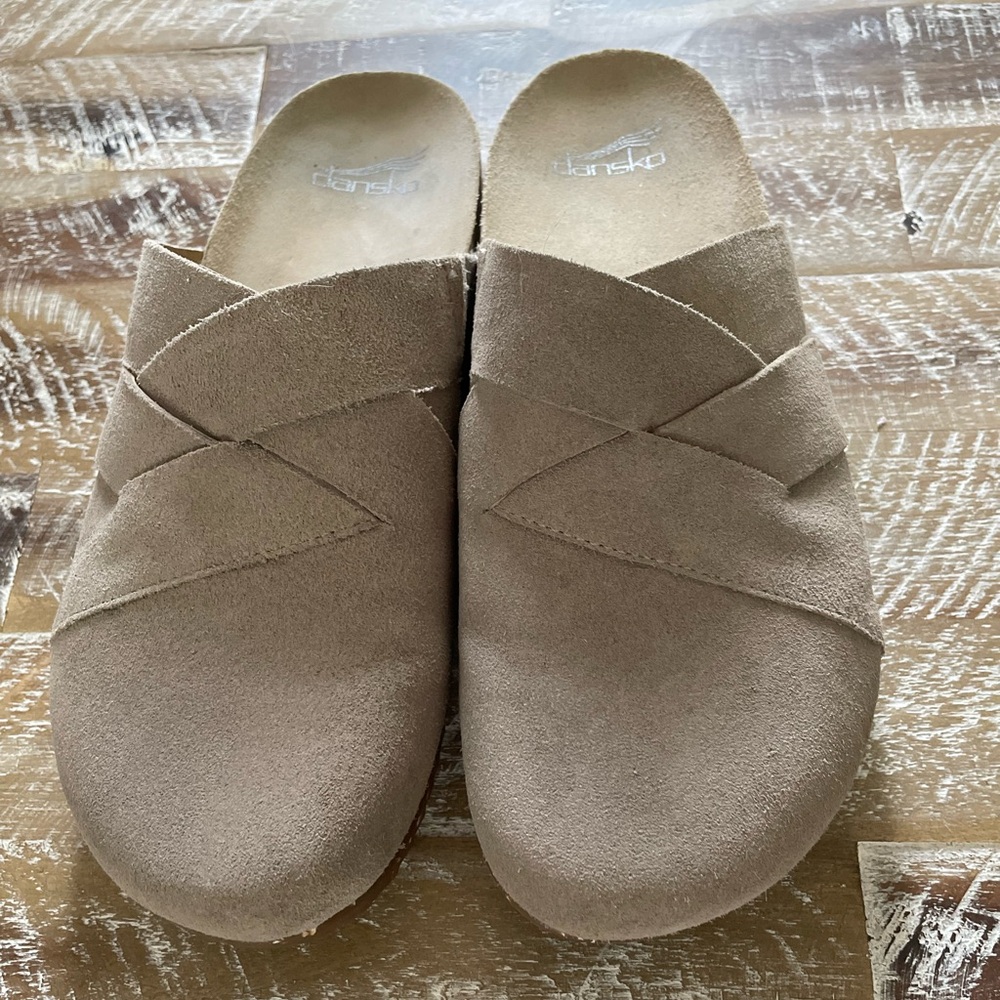Dansko Daniella Women's Tan Suede Mules